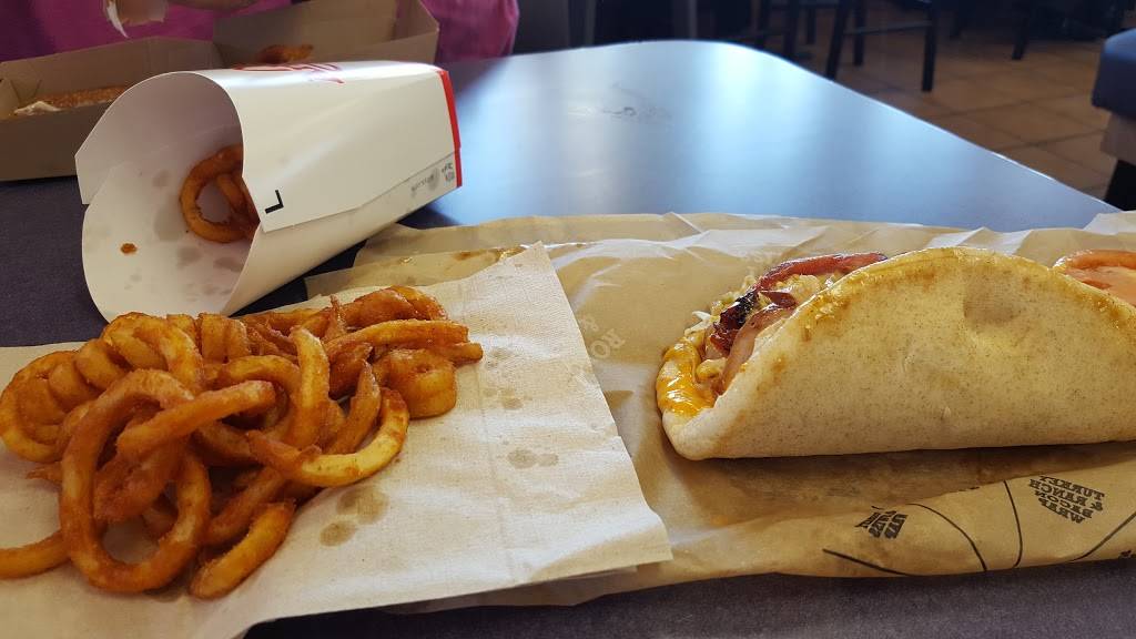 Arbys | restaurant | 310 Lincoln Ave, Charleston, IL 61920, USA | 2173485144 OR +1 217-348-5144