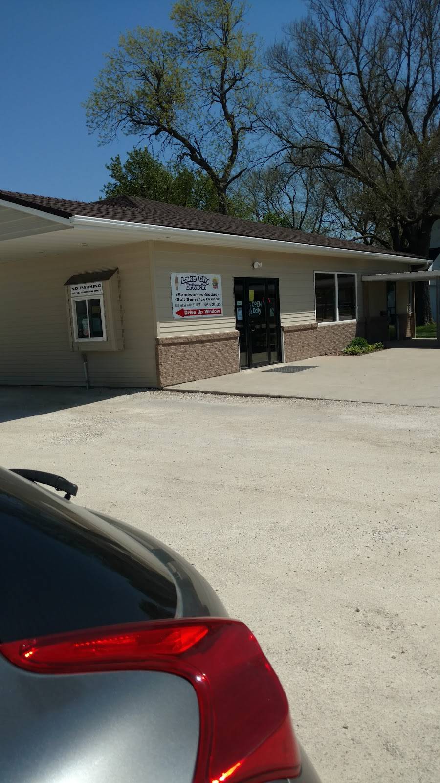 Lake City Drive In | restaurant | 808 W Main St, Lake City, IA 51449, USA | 7124643005 OR +1 712-464-3005