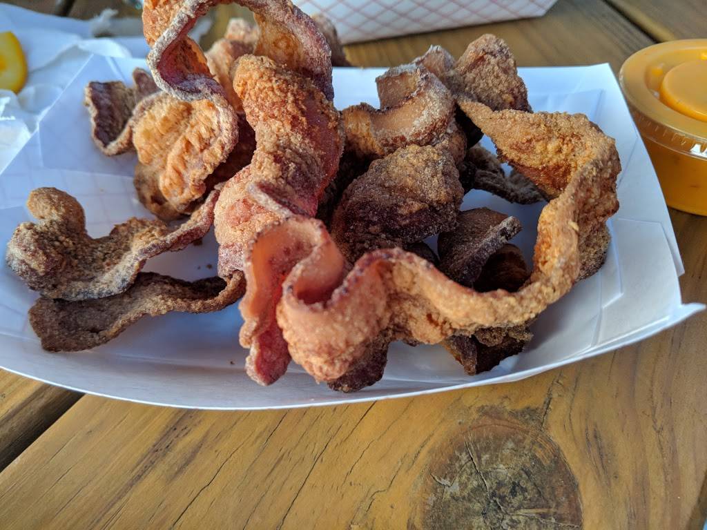 Low Key Tiki | restaurant | 3135 Stringfellow Rd, St James City, FL 33956, USA | 2392828454 OR +1 239-282-8454