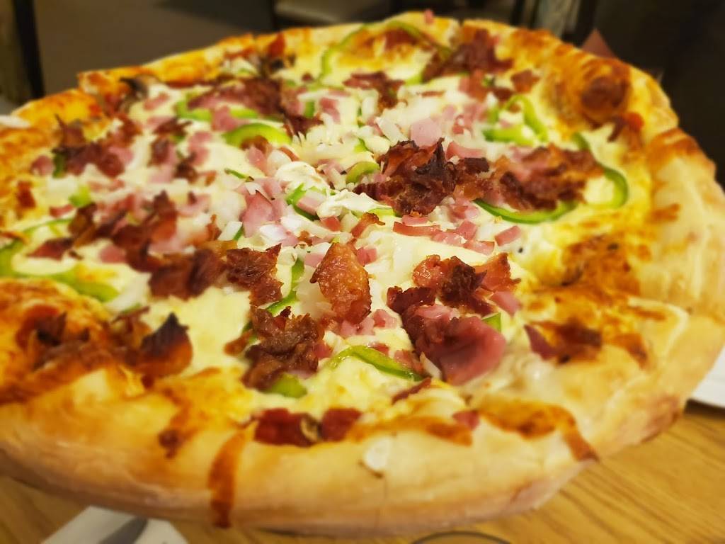 Guss Family Restaurant | restaurant | 189 Picton Main St, Picton, ON K0K, Canada | 6134766900 OR +1 613-476-6900