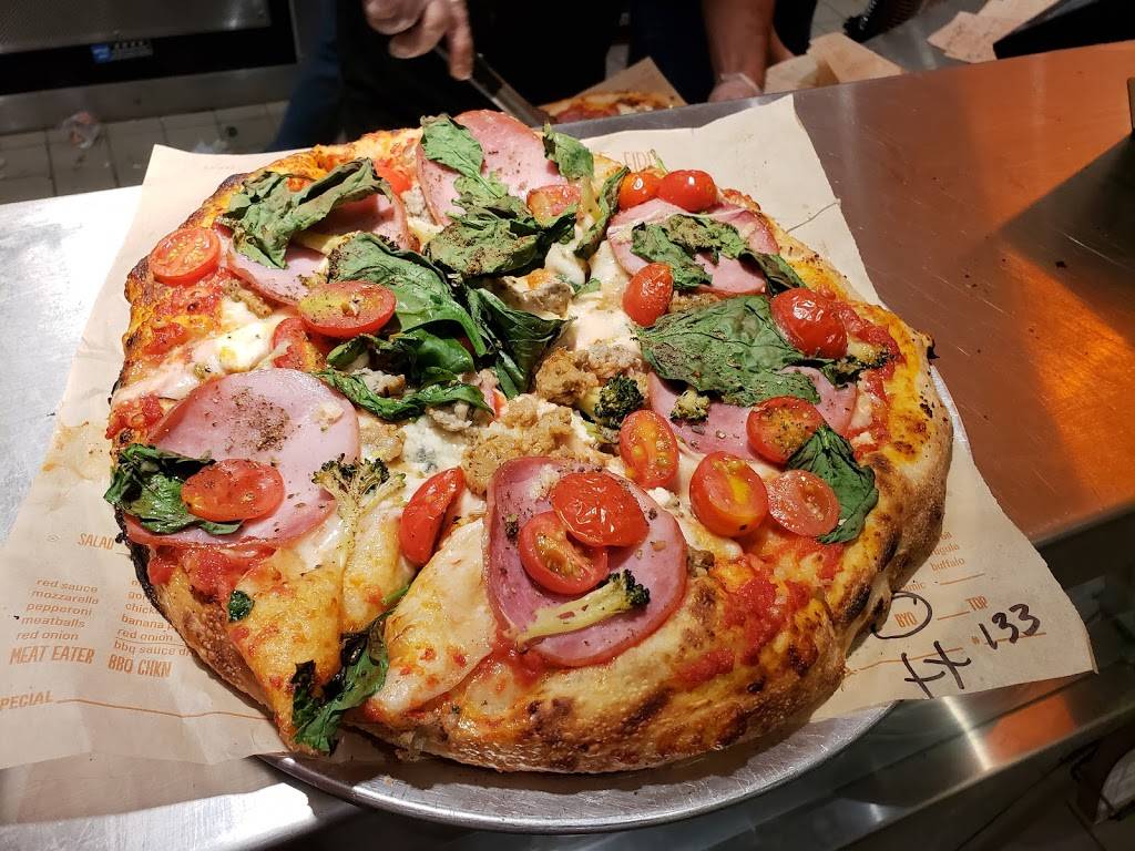 Blaze Pizza | restaurant | 187-12 Horace Harding Expy, Fresh Meadows, NY 11365, USA | 7183134488 OR +1 718-313-4488