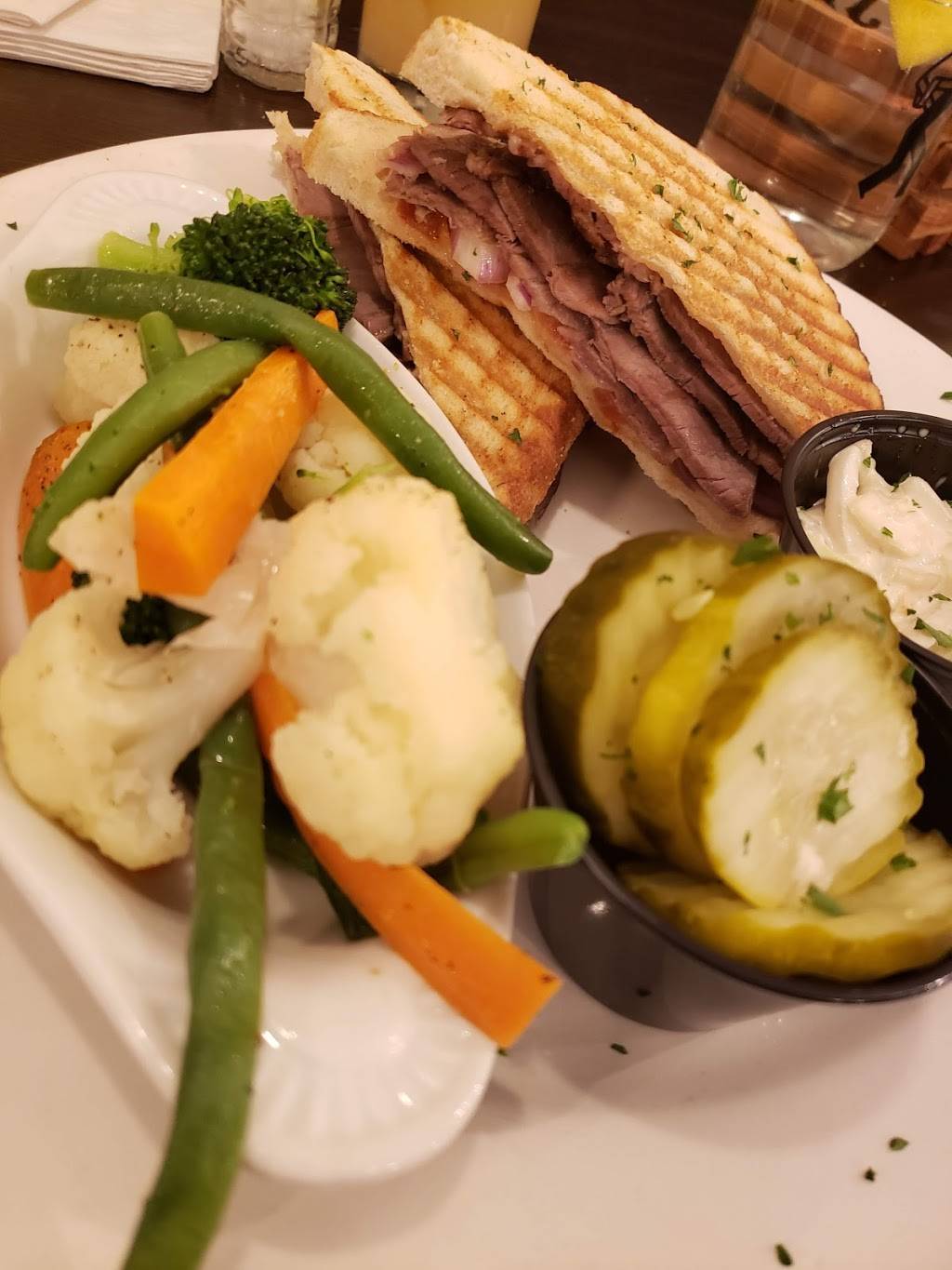 Eileens | restaurant | 960 McLean Ave, Yonkers, NY 10704, USA | 9147767532 OR +1 914-776-7532