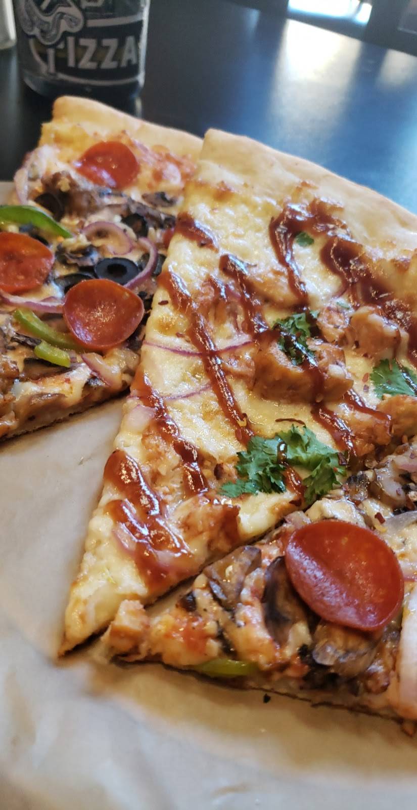 Flippin Pizza | restaurant | 16615 Dove Canyon Rd, San Diego, CA 92127, USA | 8586749977 OR +1 858-674-9977