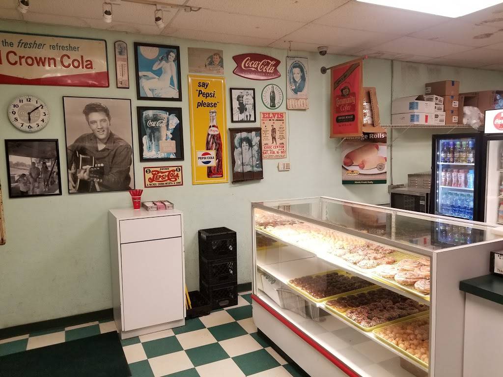 Southern Maid Donuts | bakery | 3161 N Market St, Shreveport, LA 71107, USA | 3184257011 OR +1 318-425-7011