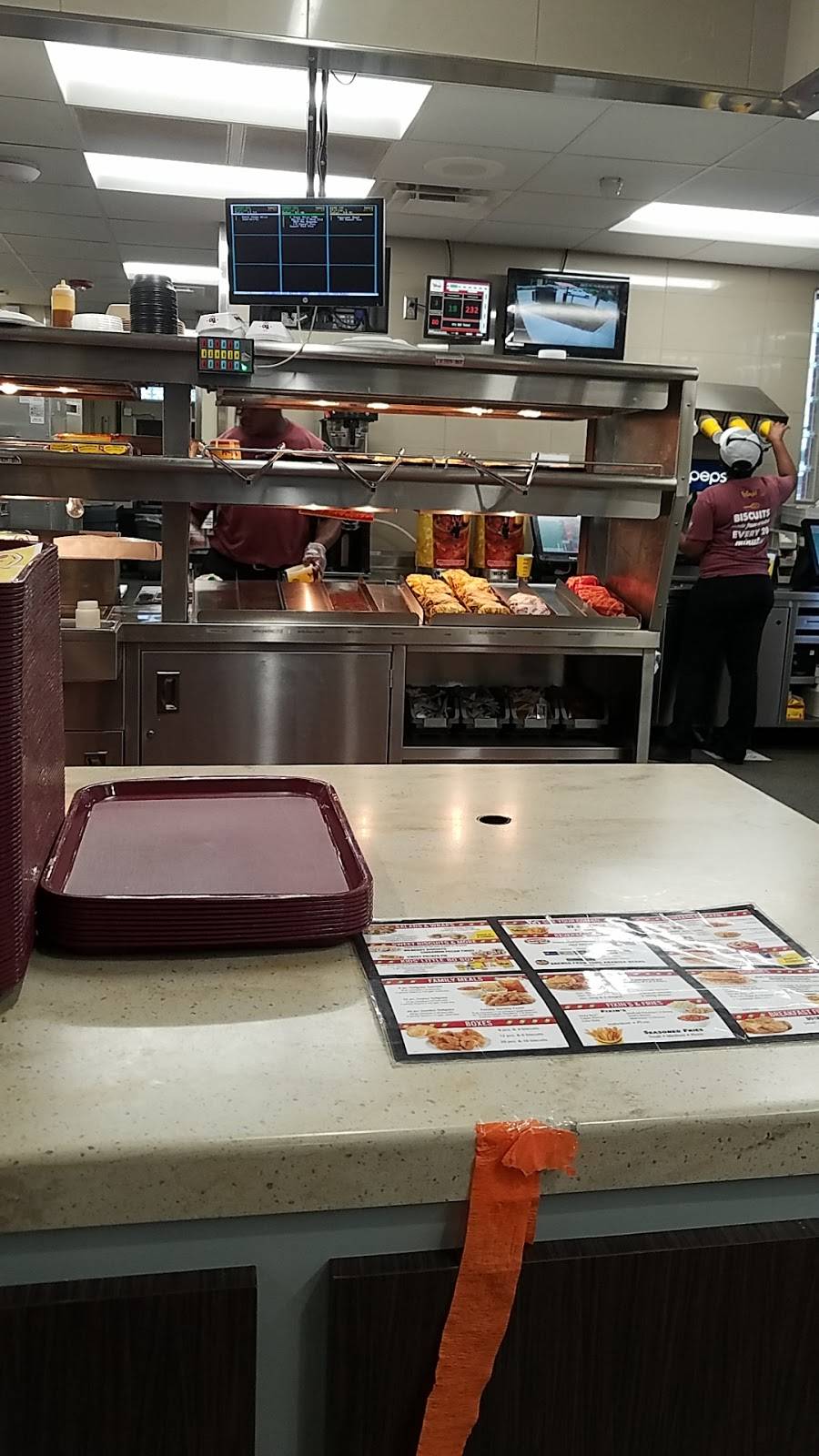 Bojangles Famous Chicken n Biscuits | restaurant | 3661 Inner Perimeter Rd, Valdosta, GA 31602, USA | 2292497985 OR +1 229-249-7985