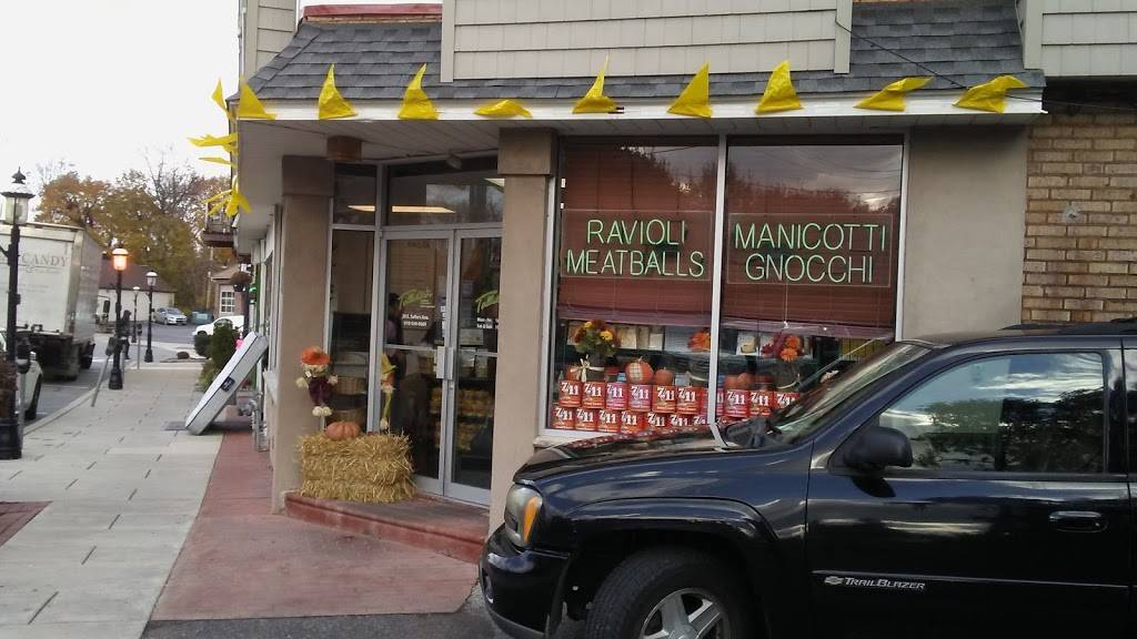 Tallutos Authentic Italian Food | restaurant | 20 E Sellers Ave, Ridley Park, PA 19078, USA | 6105340669 OR +1 610-534-0669