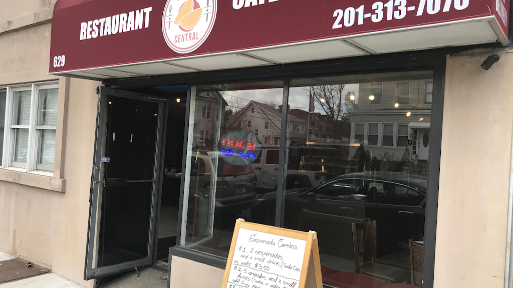 Empanada Central | restaurant | 629 Palisade Ave, Cliffside Park, NJ 07010, USA | 2013137076 OR +1 201-313-7076
