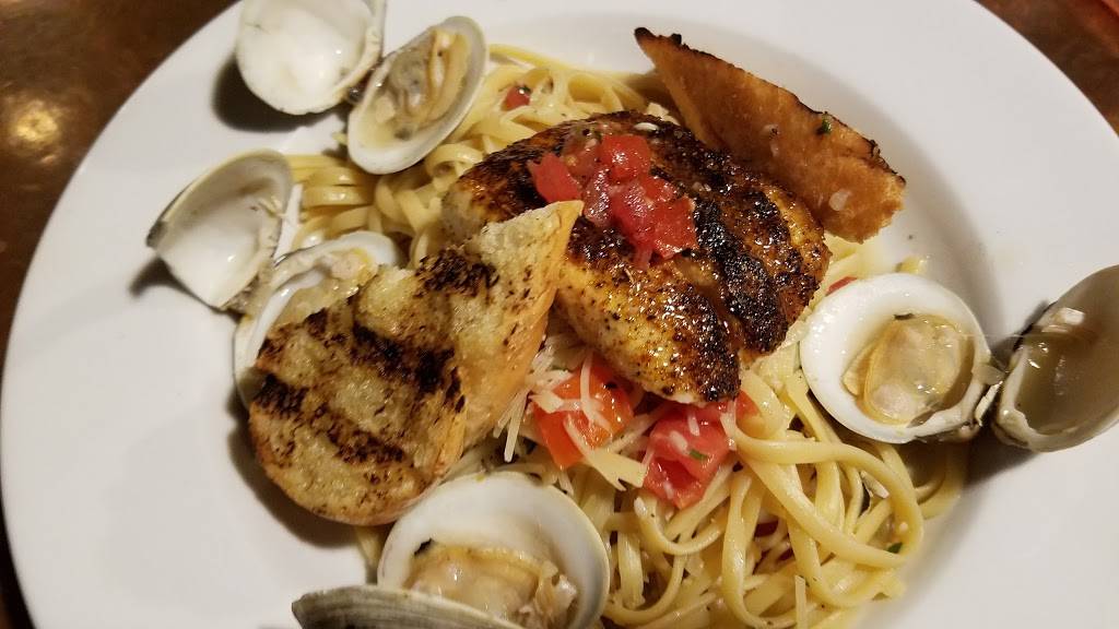 Lugos | restaurant | 107 S Main St, Dickson, TN 37055, USA | 6154410085 OR +1 615-441-0085