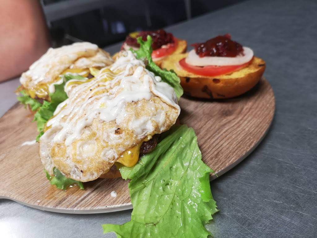 M&CO. Burgers | restaurant | 2088 Lawrence Ave E, Scarborough, ON M1R 2Z5, Canada | 6473522088 OR +1 647-352-2088