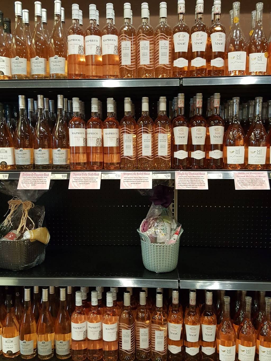 The Shops at Stonewall | shopping mall | 7901-8297 Stonewall Shops Square, Gainesville, VA 20155, USA | 7034424300 OR +1 703-442-4300