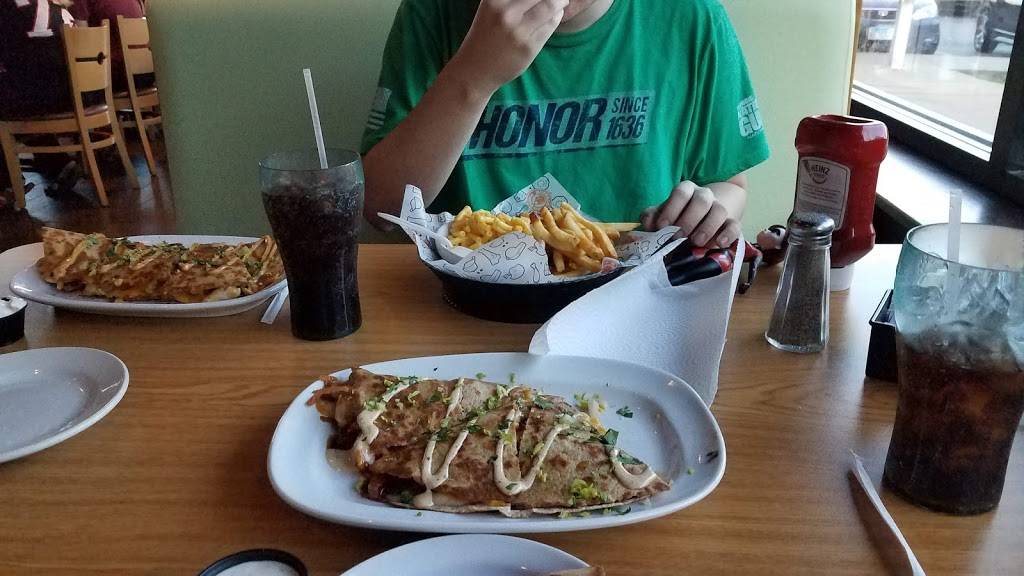 Buffalo Wings & Rings | restaurant | 1520 Carlemont Dr, Crystal Lake, IL 60014, USA | 8157889464 OR +1 815-788-9464