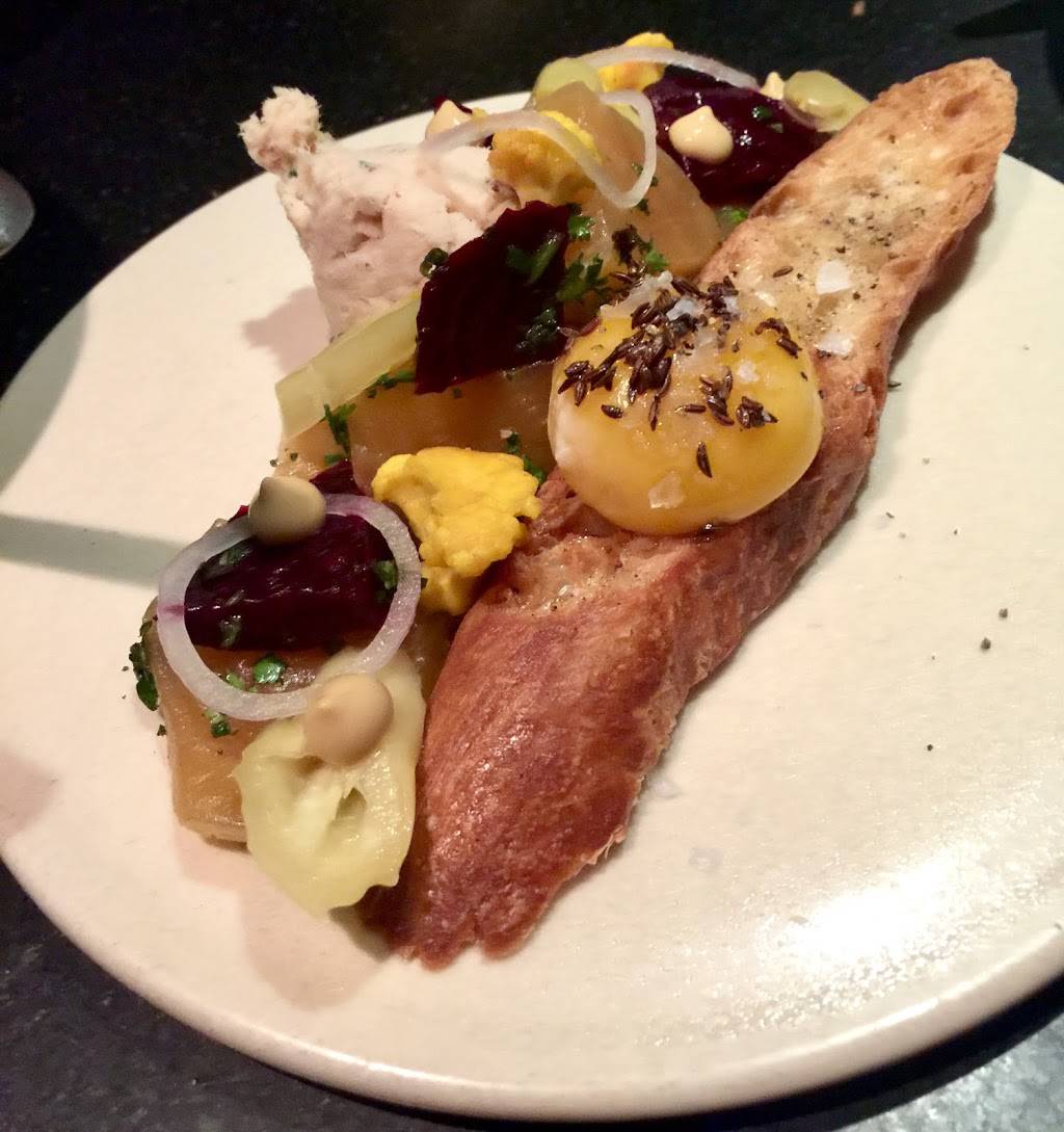 Fish Nor Fowl | restaurant | 5523 Penn Ave, Pittsburgh, PA 15206, USA | 4124604644 OR +1 412-460-4644