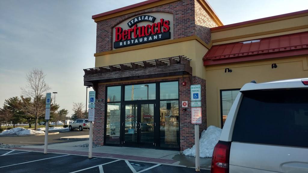 Bertuccis Italian Restaurant | restaurant | 860 Bethlehem Pike, North Wales, PA 19454, USA | 2674985538 OR +1 267-498-5538