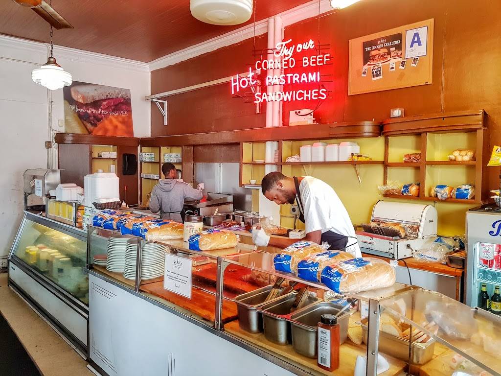 Jakes Deli North | meal delivery | 1634 W North Ave, Milwaukee, WI 53205, USA | 4145621272 OR +1 414-562-1272