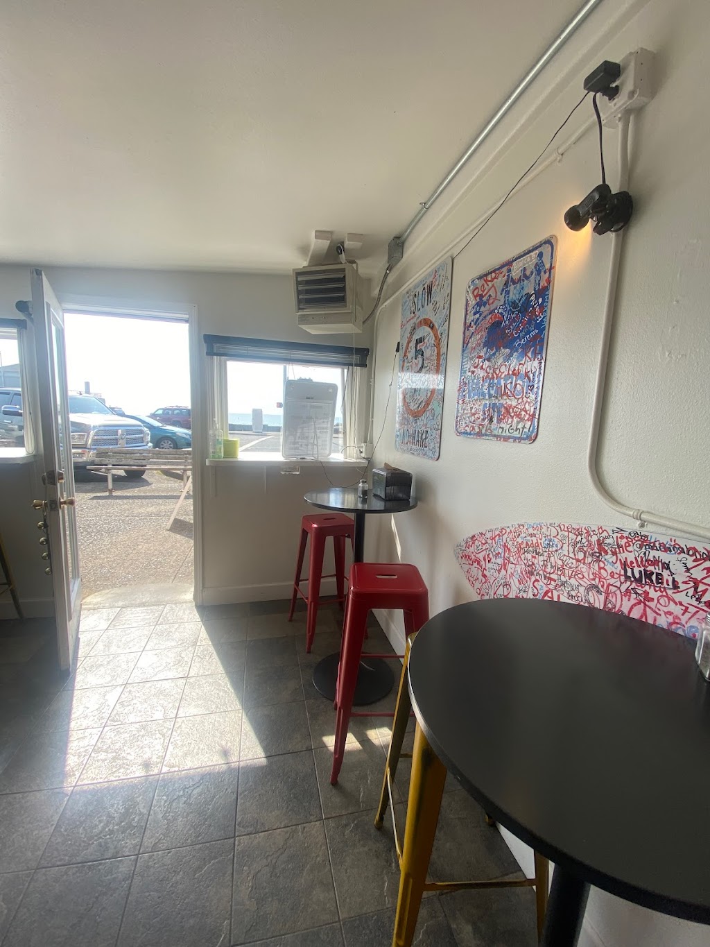 HWY 101 Burger Depoe Bay | restaurant | 106 US-101, Depoe Bay, OR 97341, USA | 5419214647 OR +1 541-921-4647