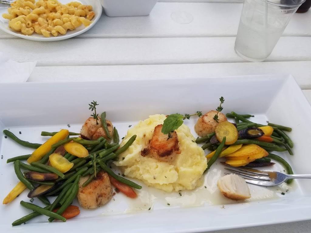 Kokomo’s Restaurant & Beach Bar | restaurant | 88 Hartford Ave Ext, Old Lyme, CT 06371, USA | 8603906403 OR +1 860-390-6403