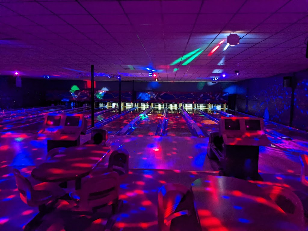 Eden Bowling Center | restaurant | 8716 S Main St, Eden, NY 14057, USA | 7169924687 OR +1 716-992-4687