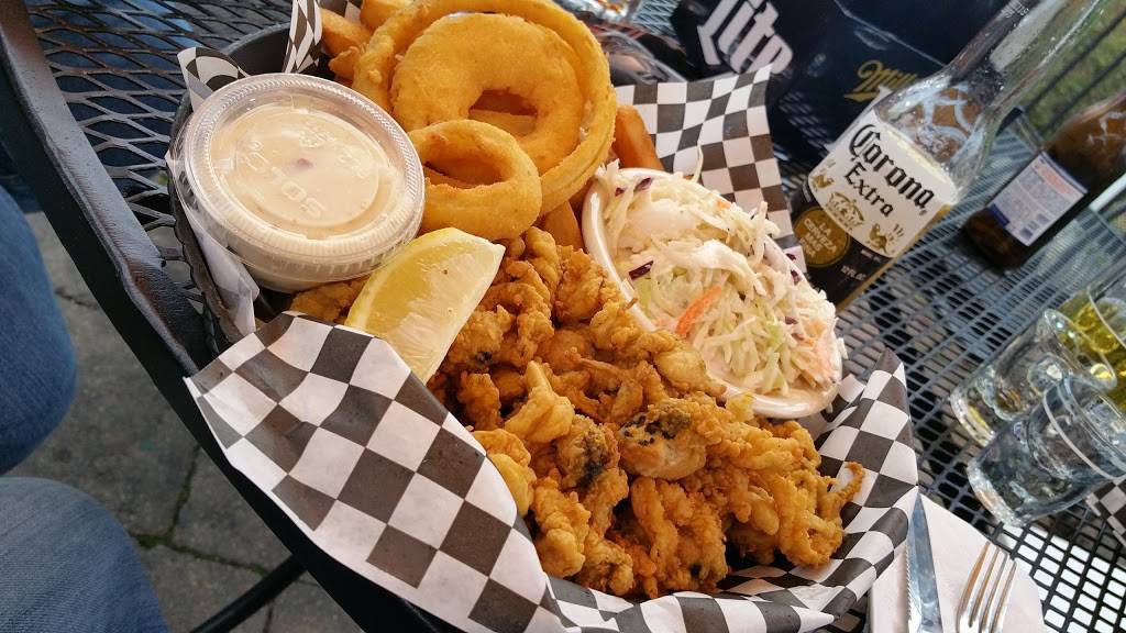 Harrys Bar & Grille | restaurant | 407 W Grove St, Middleborough, MA 02346, USA | 5089479297 OR +1 508-947-9297