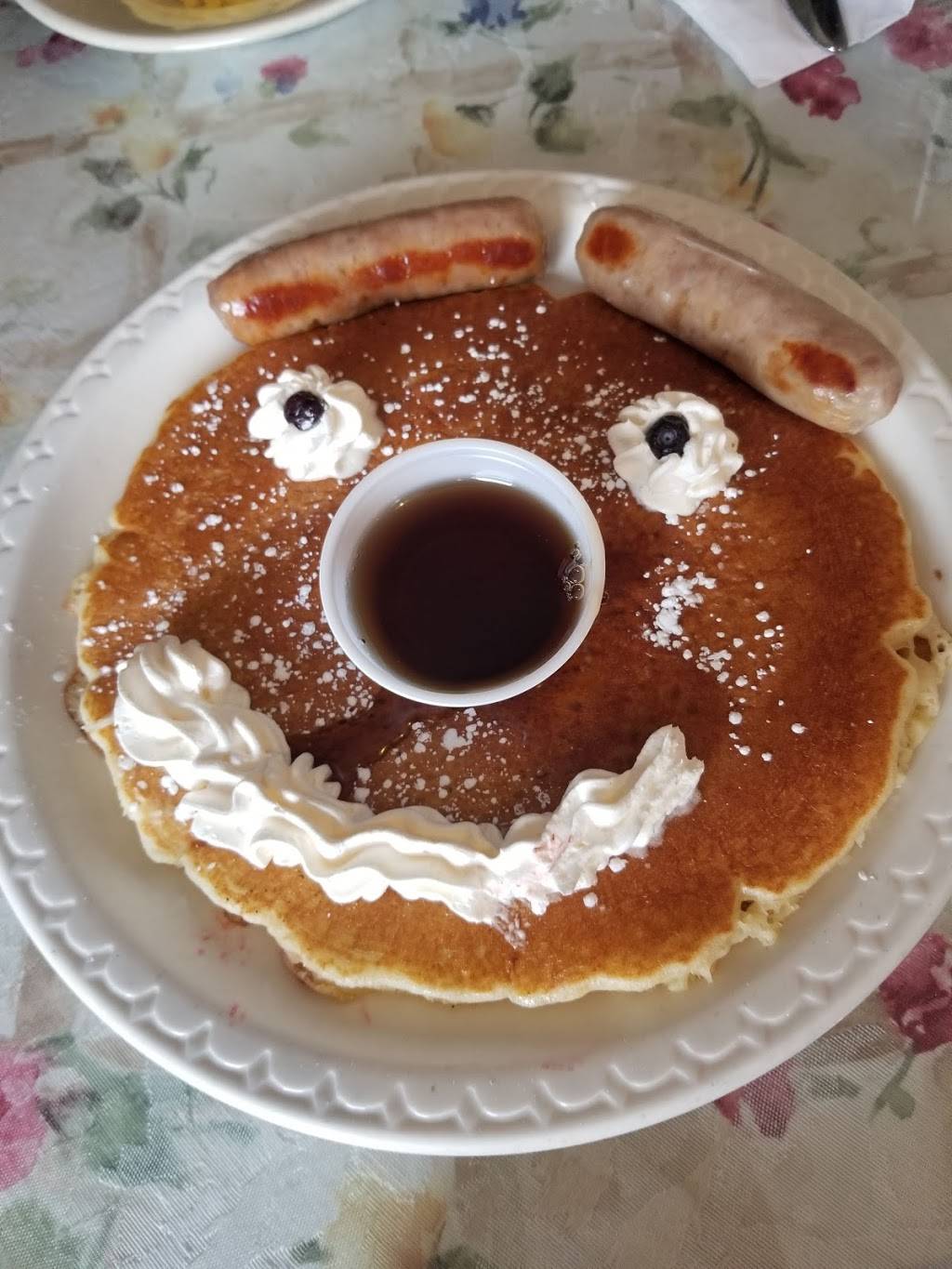 The Breakfast Club | restaurant | 676 W Grand River Ave, Brighton, MI 48116, USA | 8102298877 OR +1 810-229-8877