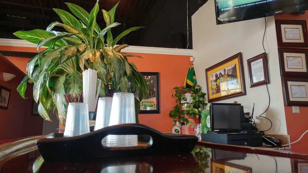 Irie Caribbean American | restaurant | 14561 Jefferson Davis Hwy, Woodbridge, VA 22191, USA | 7034999995 OR +1 703-499-9995