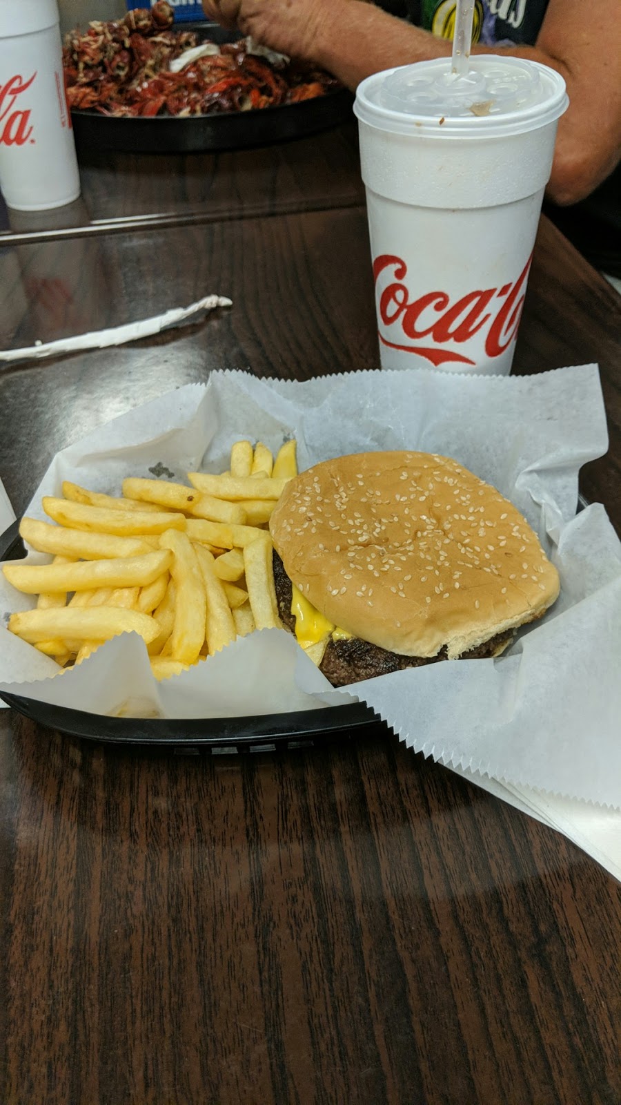 Dads Restaurant | restaurant | North of The Empire Over Pass, 32381 LA-23, Empire, LA 70050, USA | 5045641133 OR +1 504-564-1133