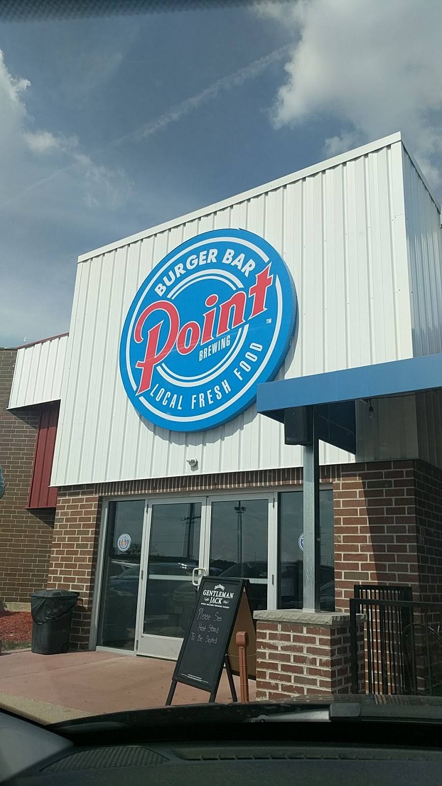 Point Burger Bar Pewaukee | restaurant | W229N1400 Westwood Dr, Waukesha, WI 53186, USA | 2629559192 OR +1 262-955-9192