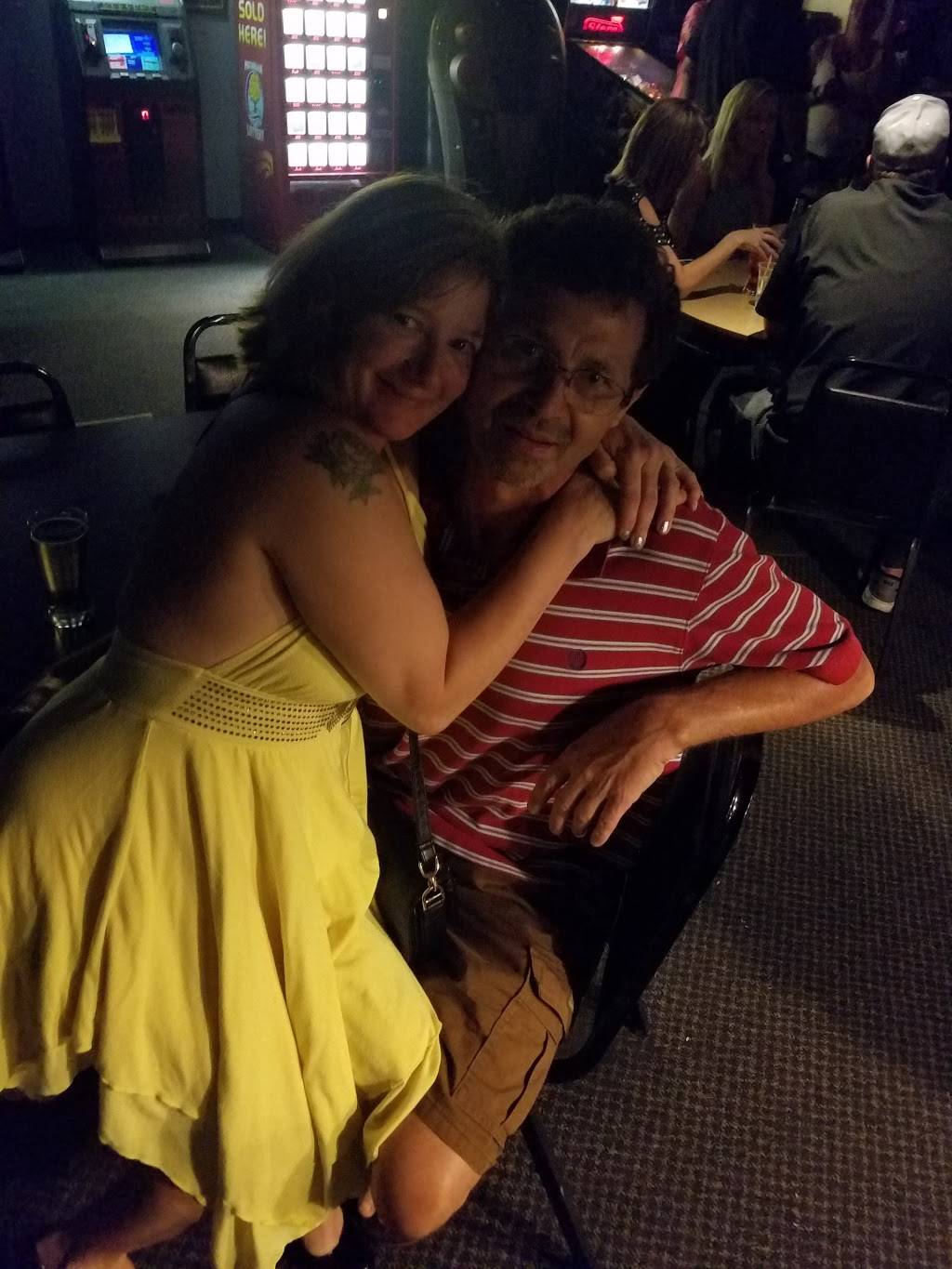 Nob Hill Bar & Grill | restaurant | 4218 S Sprinkle Rd, Kalamazoo, MI 49001, USA | 2693492965 OR +1 269-349-2965