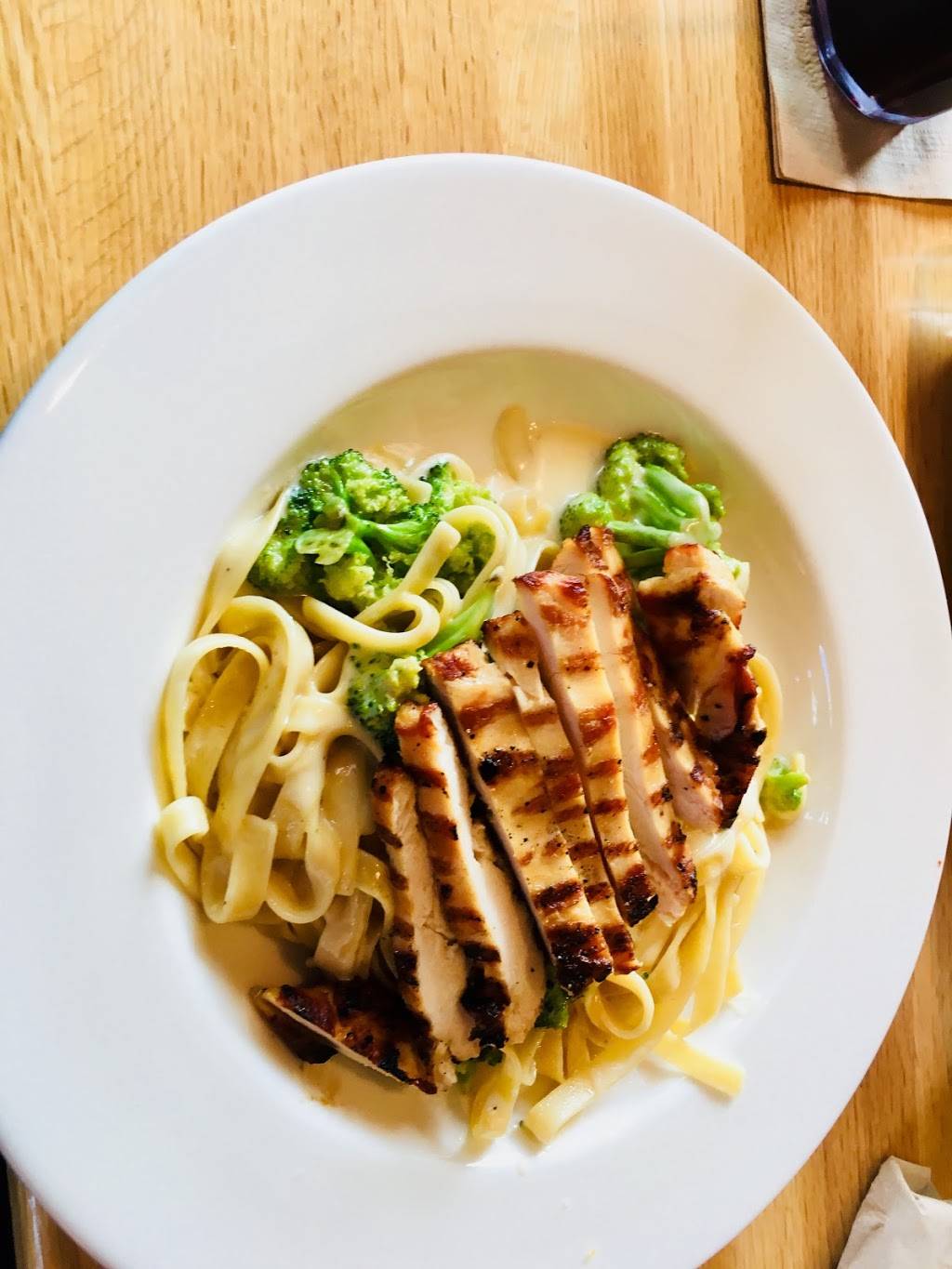 Applebees Grill + Bar | restaurant | 31653 Gratiot Ave, Roseville, MI 48066, USA | 5864159630 OR +1 586-415-9630