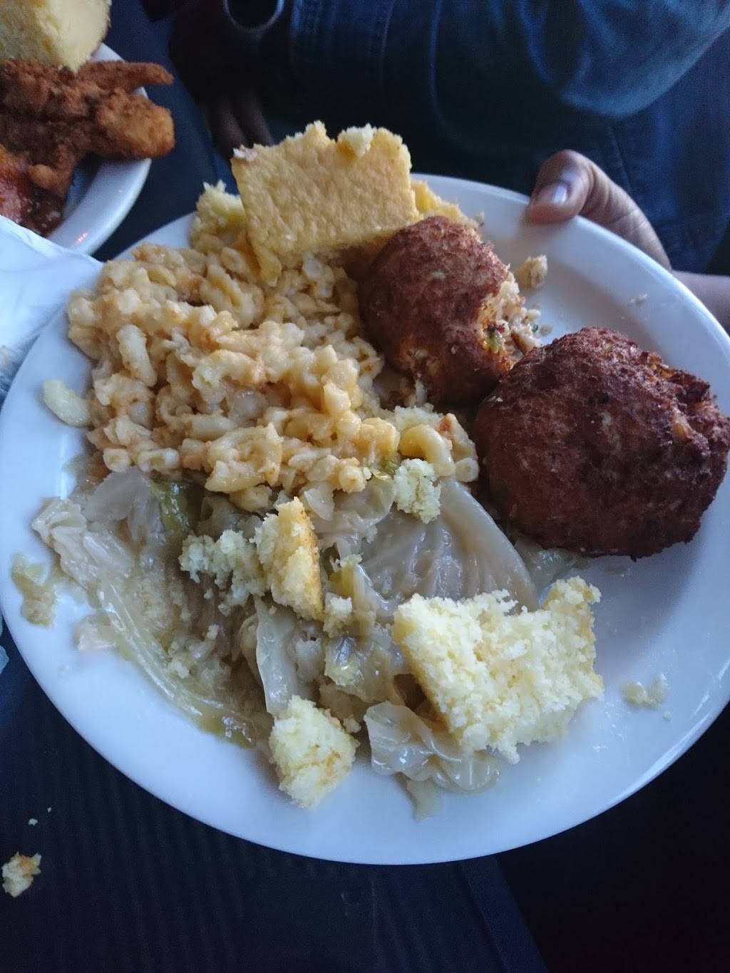 District | restaurant | 448 Green St, Portsmouth, VA 23704, USA | 7573370337 OR +1 757-337-0337