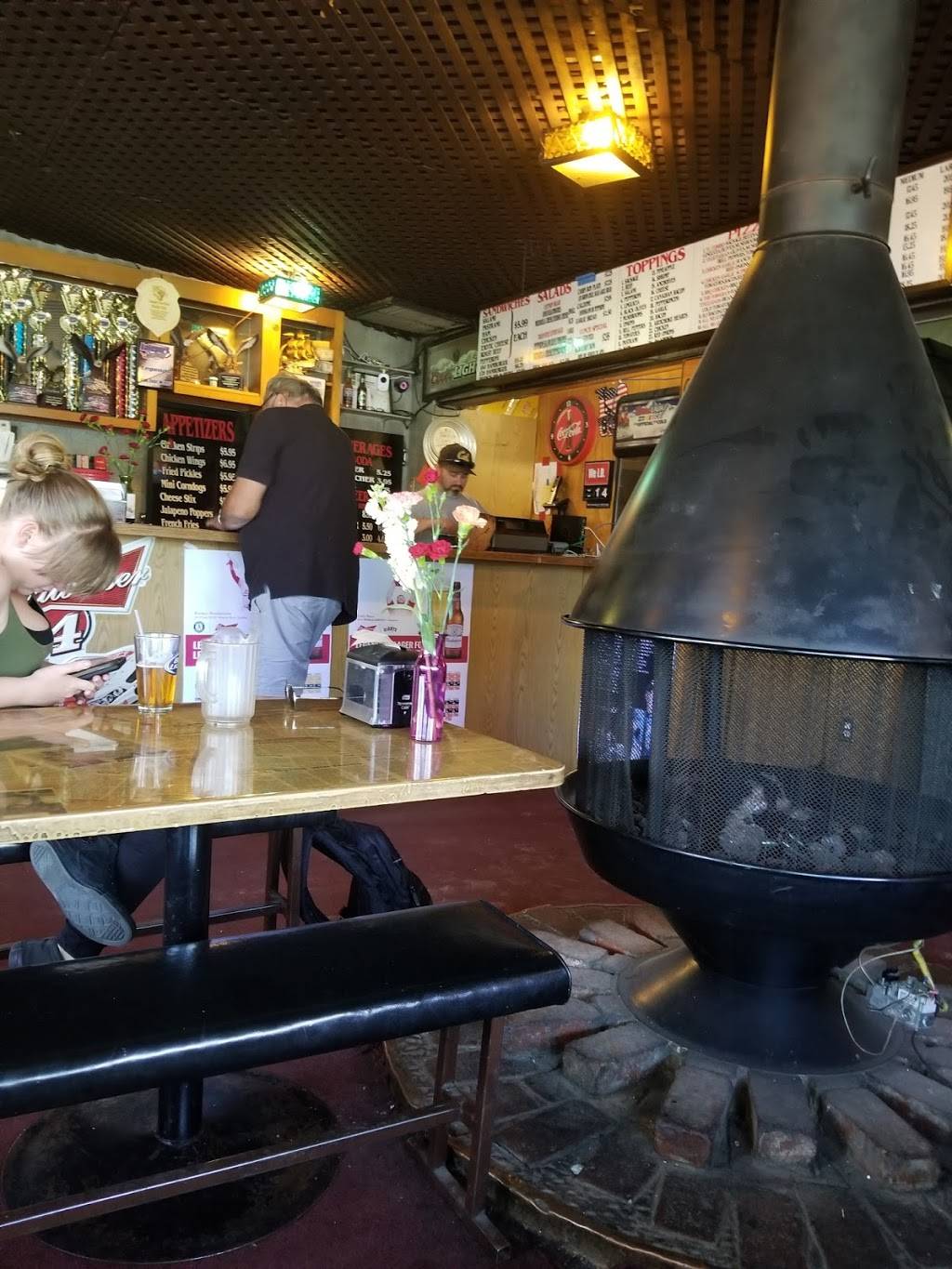 Treasure Cove Pizza | restaurant | 90 State Hwy 20, Upper Lake, CA 95485, USA | 7072752551 OR +1 707-275-2551