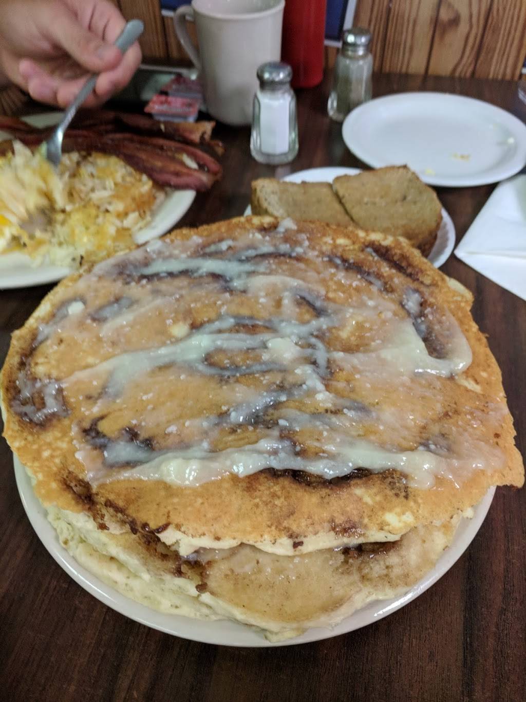 Sheris Restaurant | restaurant | 1150 S State Rd, Ionia, MI 48846, USA | 6165279057 OR +1 616-527-9057