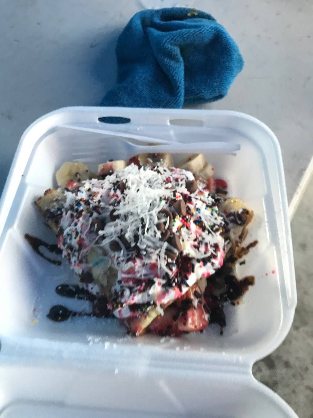 DELICIAS DESSERTS | restaurant | 6030 Compton Ave, Los Angeles, CA 90001, USA | 3236337545 OR +1 323-633-7545