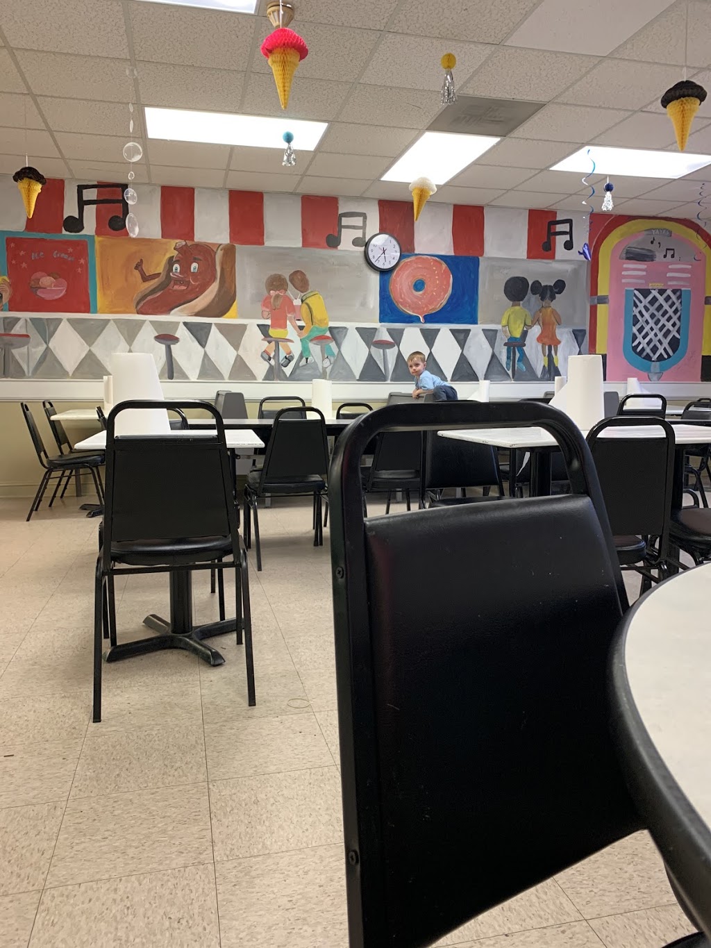 Yayas Icecream Sandwich shop | restaurant | 9 N Main St, Honea Path, SC 29654, USA | 8643091316 OR +1 864-309-1316