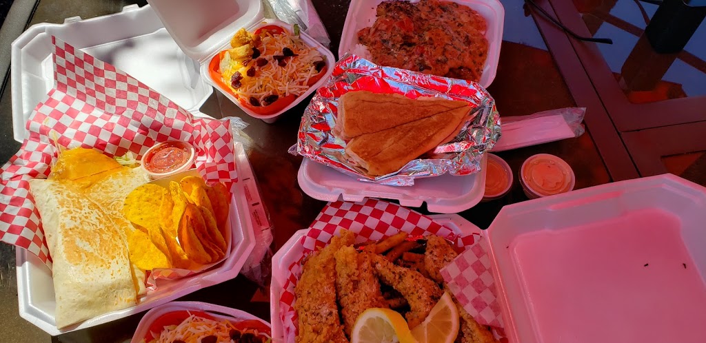 Ozzys Restaurant | restaurant | 5612, 12610 US-90, Grand Bay, AL 36541, USA | 2518652822 OR +1 251-865-2822