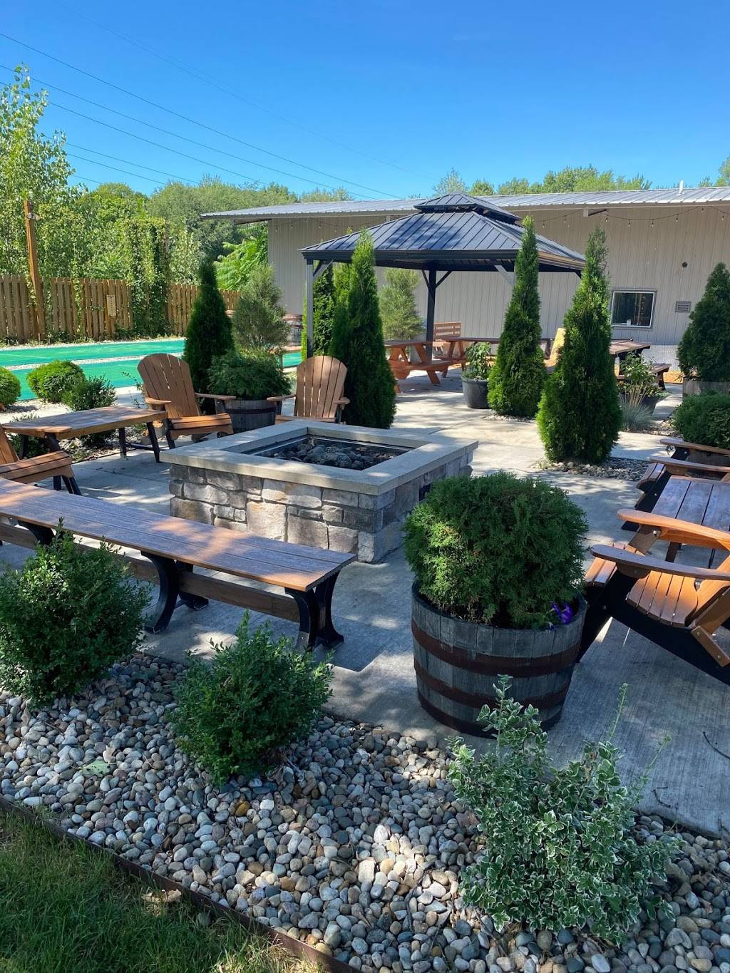 Latitude 42 Brewing Company Oshtemo | restaurant | 6101 W Main St, Kalamazoo, MI 49009, USA | 2697757242 OR +1 269-775-7242