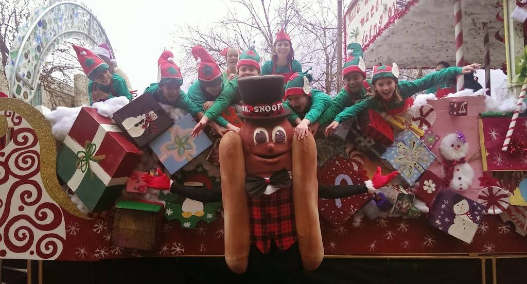 Snoopys Hot Dogs & More | restaurant | 1931 Wake Forest Rd, Raleigh, NC 27608, USA | 9198330992 OR +1 919-833-0992