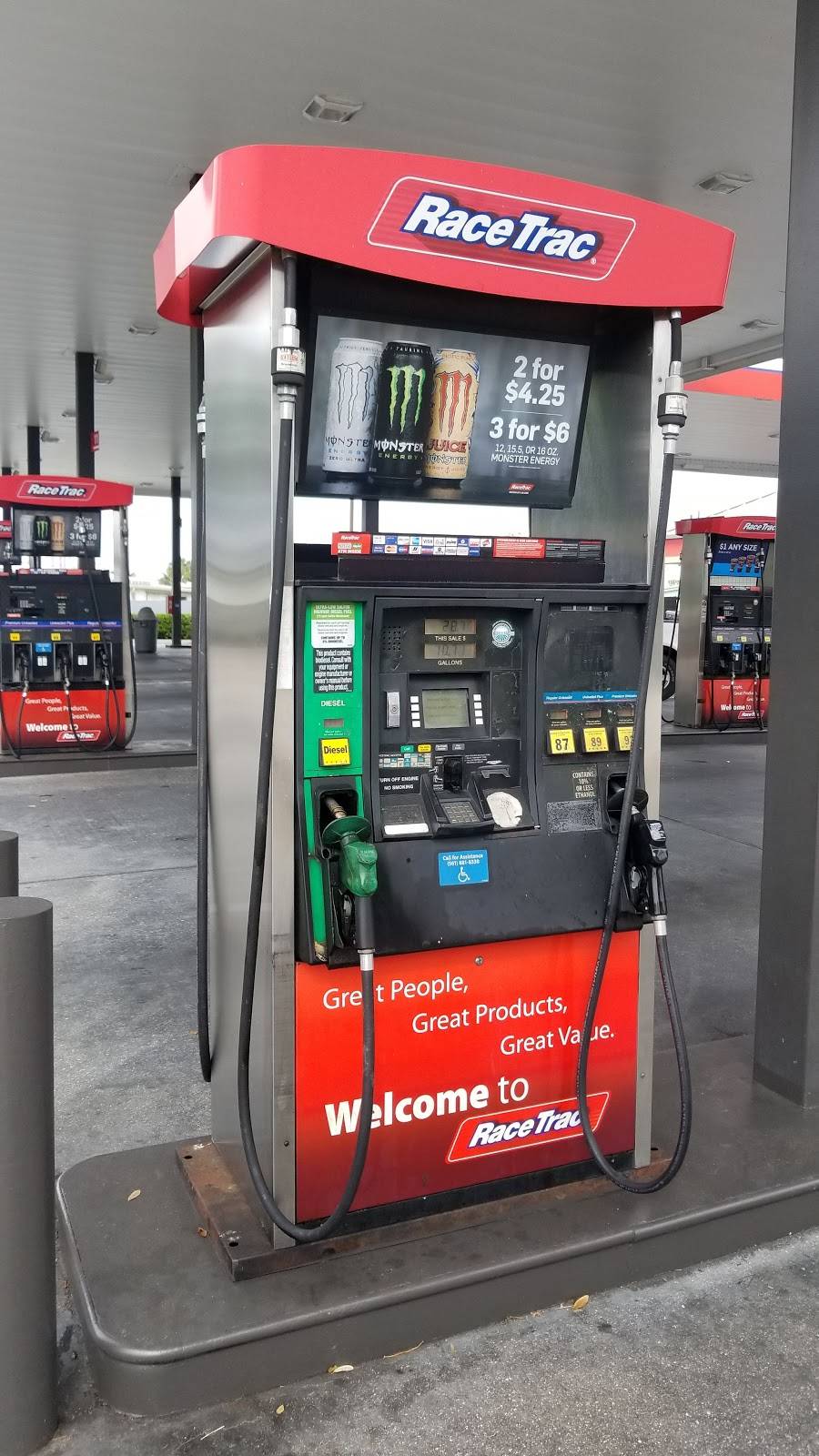 RaceTrac | bakery | 4156 W Blue Heron Blvd, Riviera Beach, FL 33404, USA | 5618818330 OR +1 561-881-8330