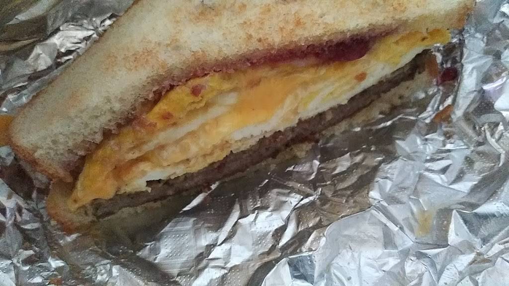 Greenmount Fried Chicken | restaurant | 451 E 22nd St, Baltimore, MD 21218, USA | 4102355673 OR +1 410-235-5673