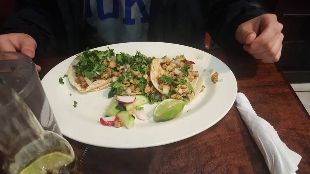 Restaurante Y Panaderia Salvadoreña | bakery | 5724 E W.T. Harris Blvd, Charlotte, NC 28215, USA | 7045371615 OR +1 704-537-1615