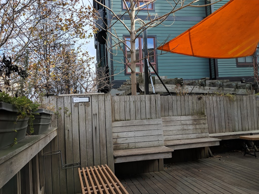 Seabiscuit | restaurant | 256 Marginal St Building 16, Boston, MA 02128, USA | 6174185234 OR +1 617-418-5234