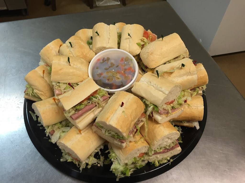 Famos Subs & Salads | restaurant | 3375 Milwaukee Ave A-B, Northbrook, IL 60062, USA | 8476993354 OR +1 847-699-3354