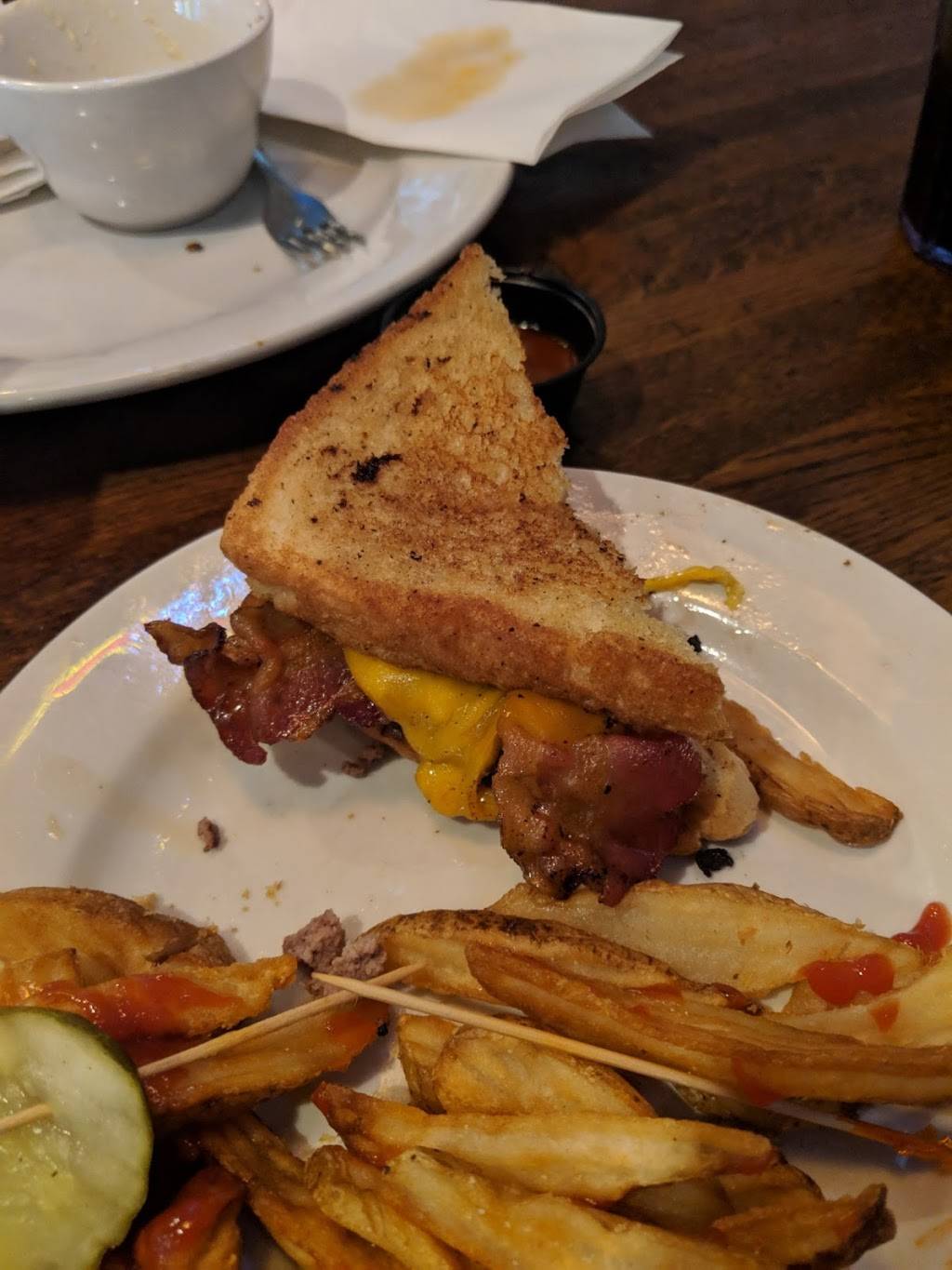 Wild Wing Cafe | restaurant | 36 Mill Rd, McDonough, GA 30253, USA | 7708982420 OR +1 770-898-2420