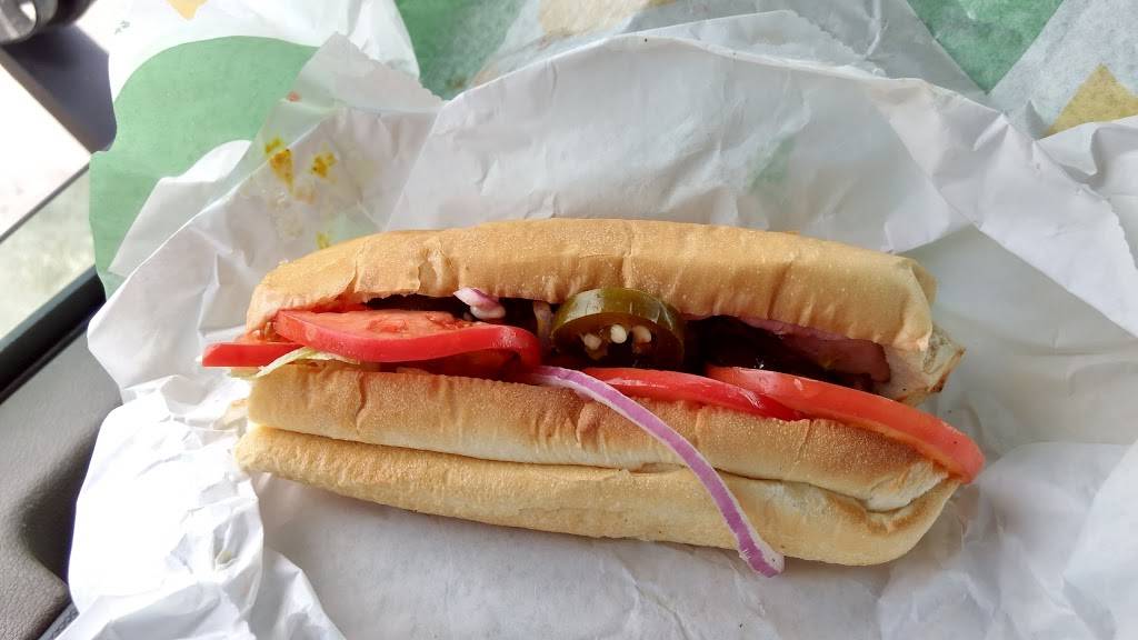 Subway | restaurant | 642 Midland Rd, Janesville, WI 53546, USA | 6087584560 OR +1 608-758-4560