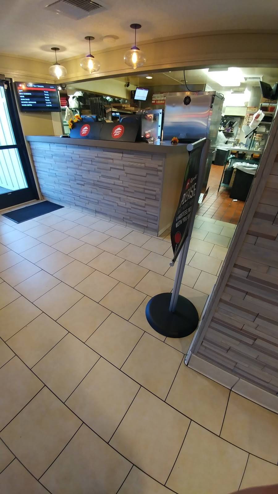 Pizza Hut | meal takeaway | 2119 6th St, Bremerton, WA 98312, USA | 3603737600 OR +1 360-373-7600