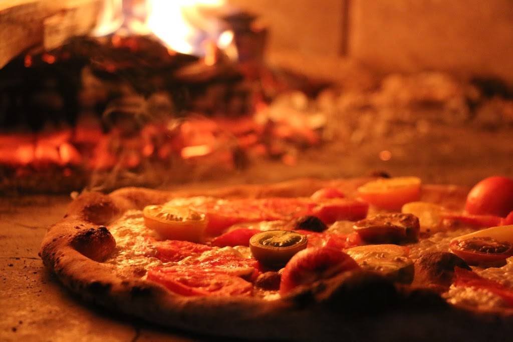 Camilles Wood Fired Pizza | restaurant | 23 Fieldstone Commons, Tolland, CT 06084, USA | 8608966976 OR +1 860-896-6976