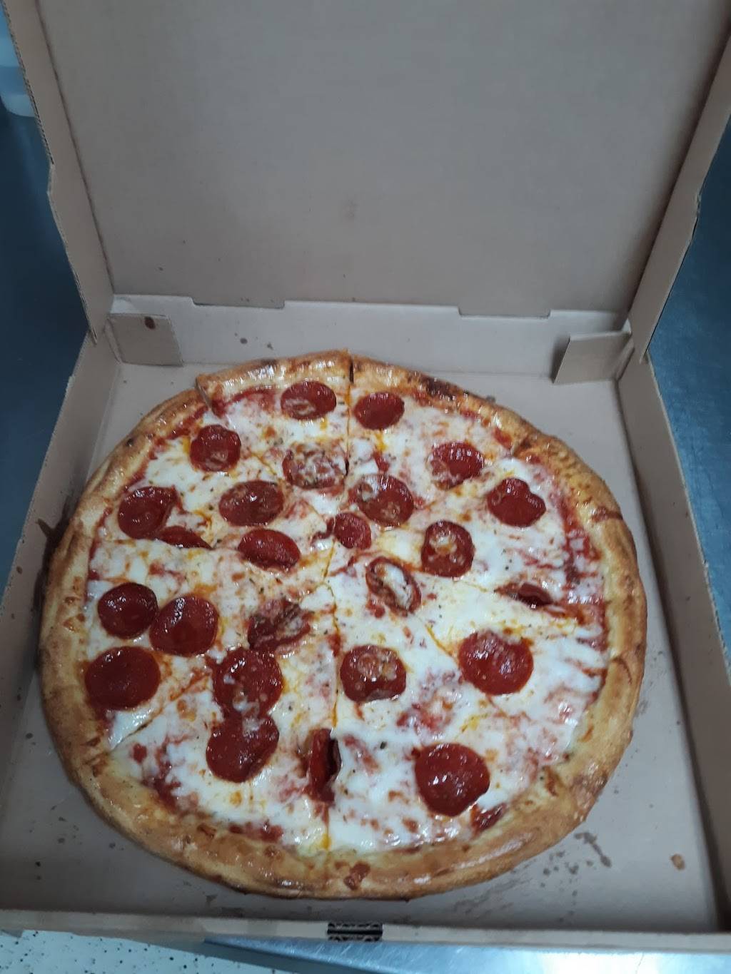 Villa Pizzeria | restaurant | 3640 Blue Ridge Blvd, Blue Ridge, VA 24064, USA | 5407289414 OR +1 540-728-9414