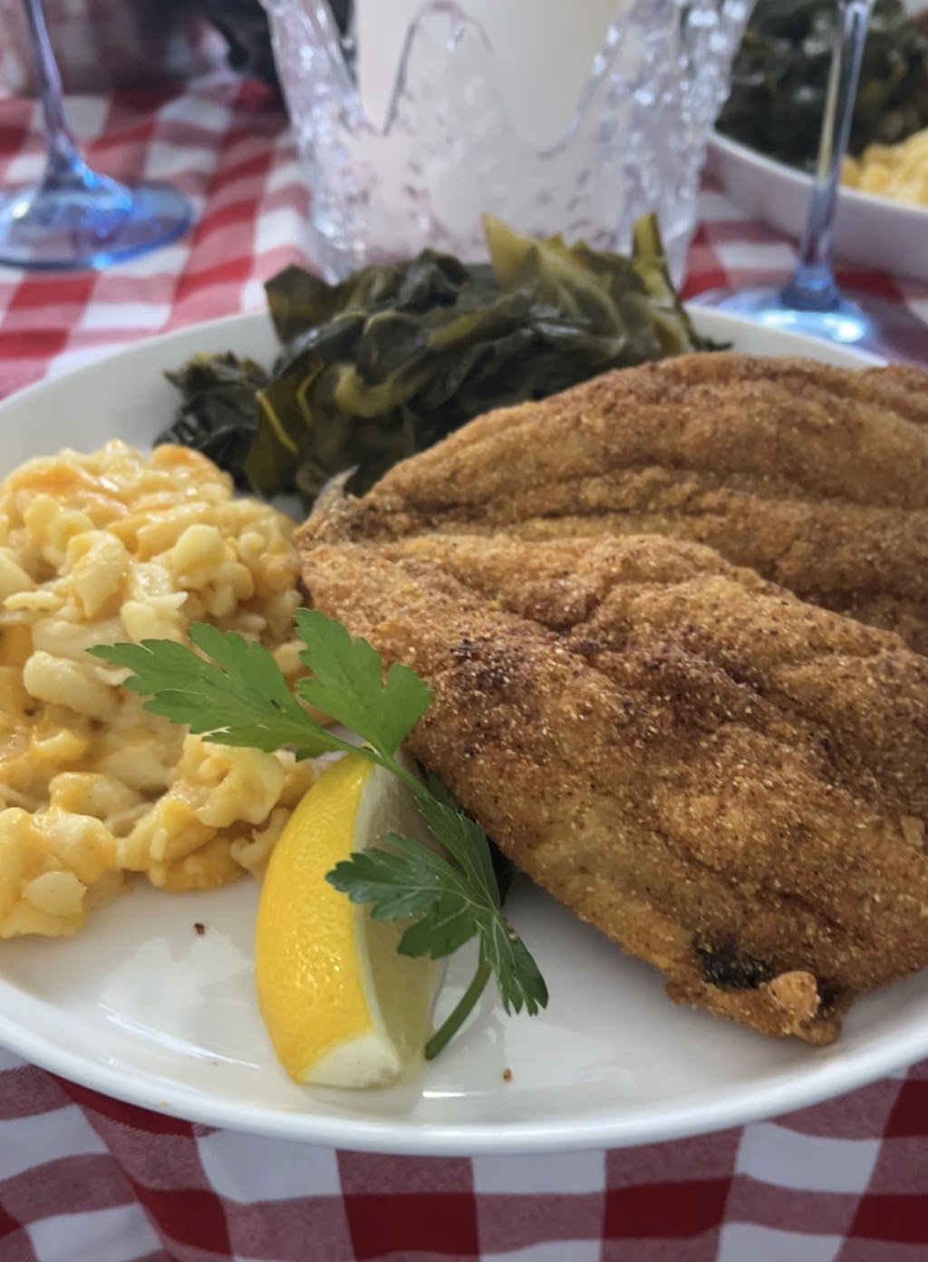 Robertas Fine Dining | restaurant | 231 W 145th St, New York, NY 10039, USA | 6066092157 OR +1 606-609-2157