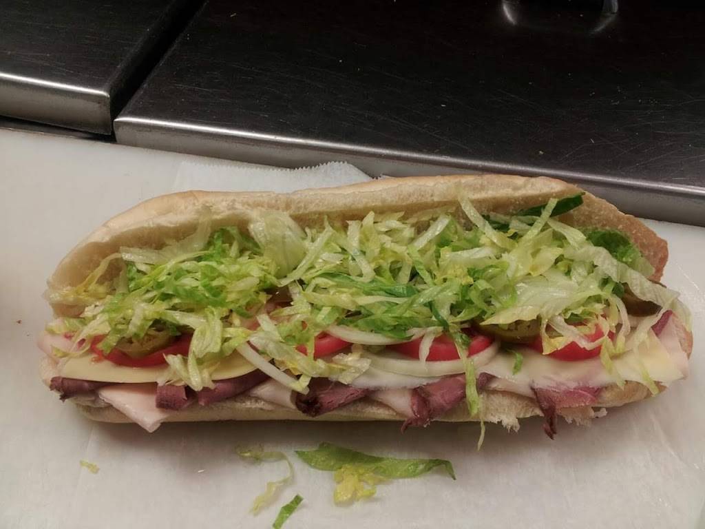 Walrus Subs | restaurant | 760 Youngstown Warren Rd, Niles, OH 44446, USA | 3305056083 OR +1 330-505-6083