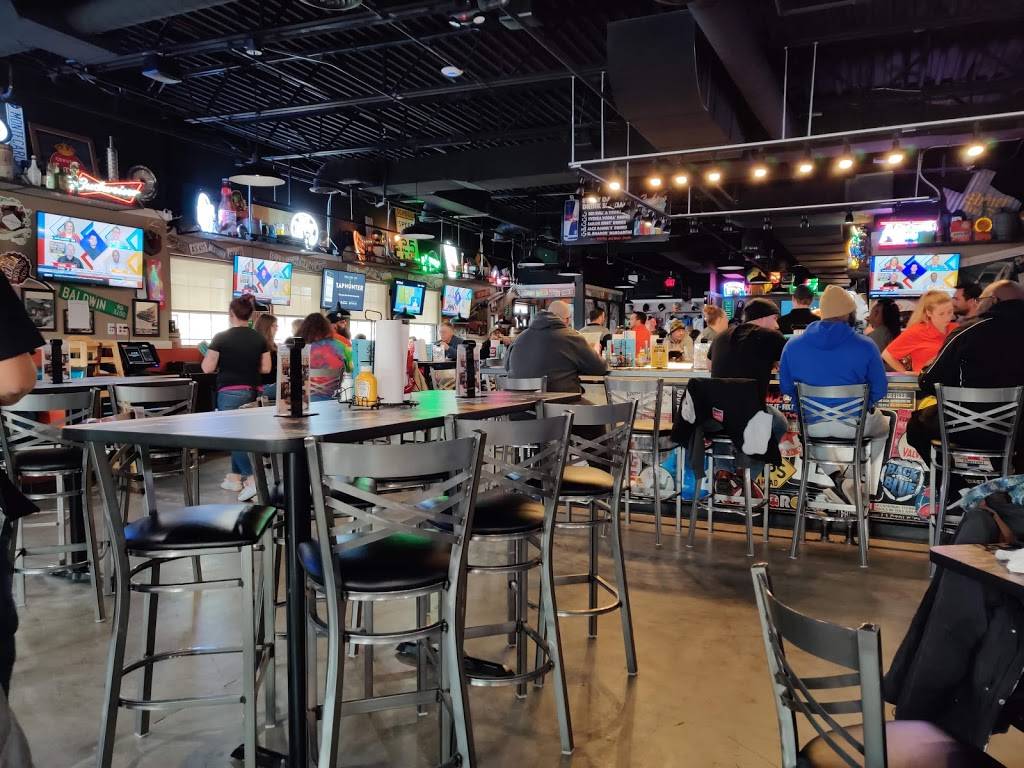 Sickies Garage Burgers & Brews | restaurant | 1203 Cornhusker Rd, Bellevue, NE 68123, USA | 5319993352 OR +1 531-999-3352