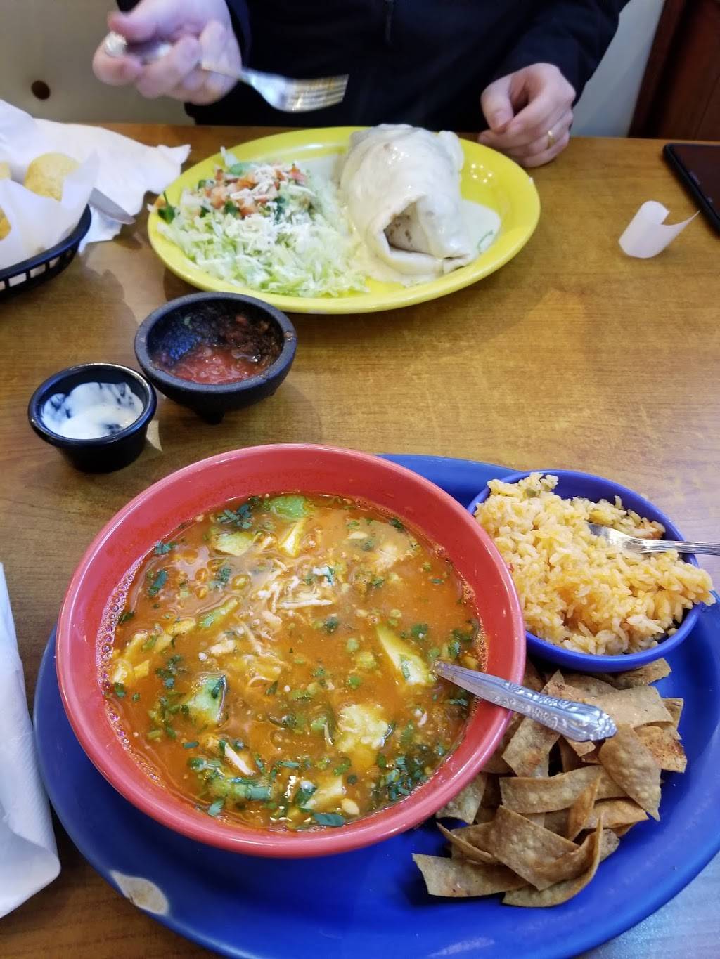 El Toro Mexican restaurant | restaurant | 4080 W Broadway Ave, Minneapolis, MN 55422, USA | 7635376822 OR +1 763-537-6822